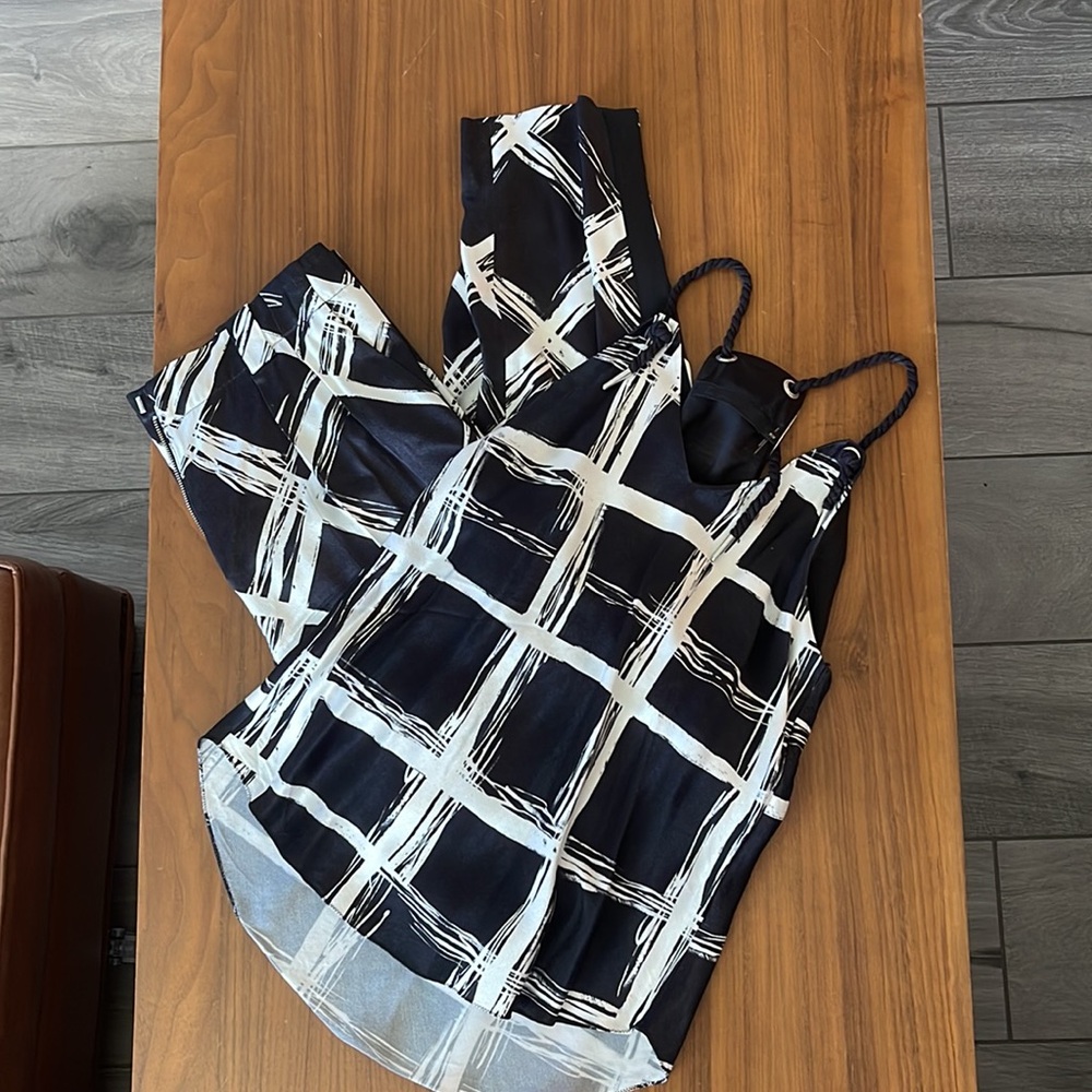 L.A.M.B. 2 Piece outfit Size small Top and Size 2 pants